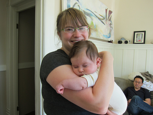 What is a postpartum doula? 10 great reasons to hire one! 